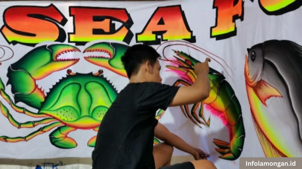 Gambar : Perajin Letter di Lamongan