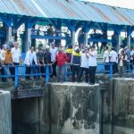 Foto : Pemkab Lamongan Buka Pintu Sluis Kuro