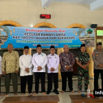 Foto : Anggota Koramil Kodim 0812/Lamongan Dampingi Bimbingan Manasik
