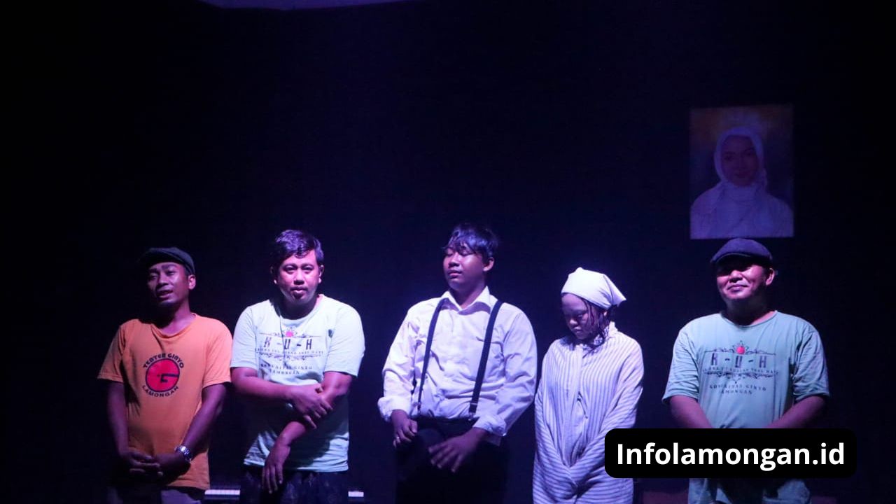 Foto : pegiat literasi dari Komunitas Ginyo Lamongan.