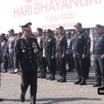 Foto : Kapolres Lamongan AKBP Agus Dwi Suryanto memimpin upacara Hari Bhayangkara ke-79 di Alun-Alun Lamongan bersama jajaran Forkopimda dan tokoh masyarakat, Selasa (172025).
