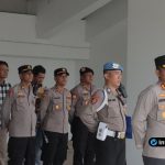 Foto : Kapolres Lamongan AKBP Agus Dwi Suryanto memimpin apel pengamanan ratusan personel gabungan Polri, TNI, Satpol PP, dan Damkar sebelum pertandingan Persela vs PSS Sleman di Stadion Surajaya.