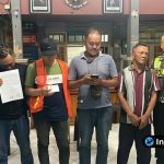 Foto : Keempat pelaku pungli parkir (berinisial DPA, Sal, BK, LDS) saat mengikuti proses pembinaan di Balai Desa