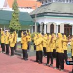 Foto : Seluruh anggota Persit berseragam olahraga melakukan senam bersama dengan semangat