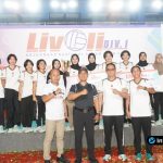 Foto : Tim Voli Putri Mabes TNI pose dengan piala juara 3 Livoli Divisi 1 2025 di GOR Sport Center Lamongan