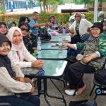 Foto : bersama Arni dengan anggota Srikandi Pusat FKBN Kogaphan Bela Negara usai acara pemilihan.