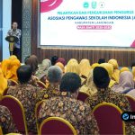 Foto : Suasana ruang pelantikan yang dihadiri puluhan pengawas sekolah dari berbagai jenjang di Kabupaten Lamongan.